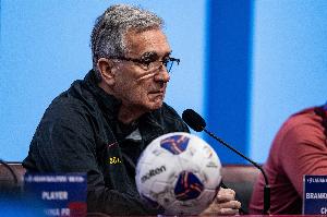 黄健翔质疑国足首发：他想干嘛？想攻为什么不上塞尔吉尼奥？