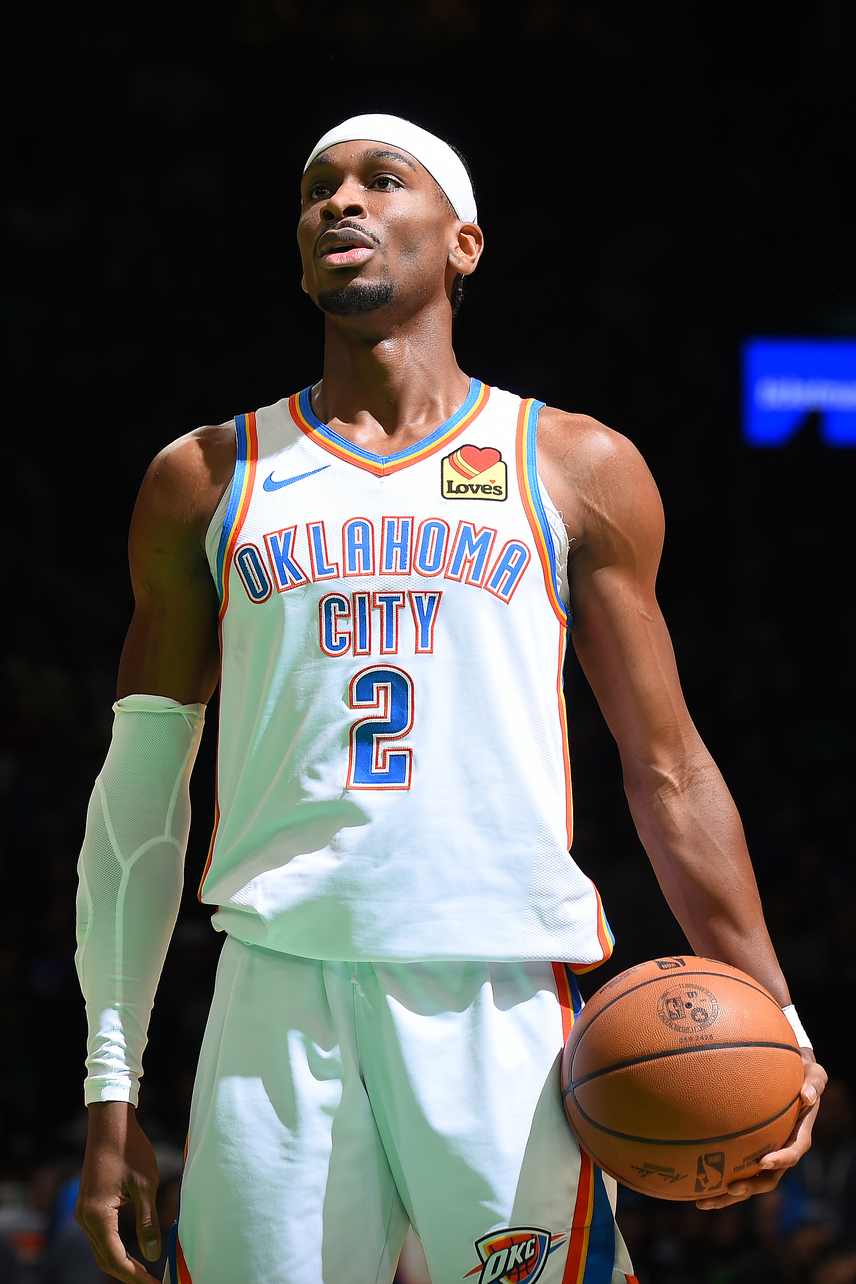 招牌技！亚历山大季后赛两分球命中率54%，后撤步跳投27中19